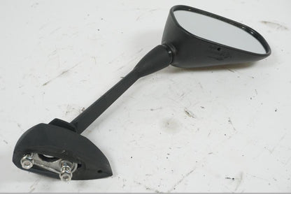 Framsidan på Backspegel från en Yamaha XJ 6 -2011 motorcykel.