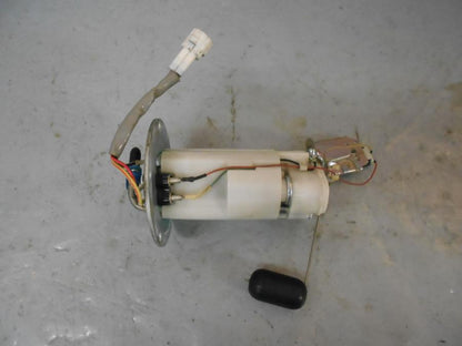 Baksidan på Bensinpump insprut från en Suzuki DL 650 -2013 motorcykel.