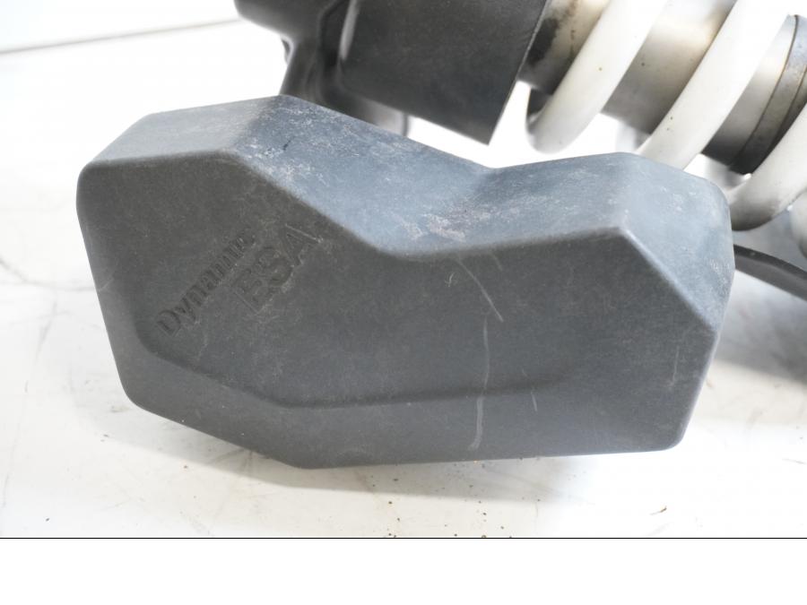 Baksidan på Stötdämpare ESA från en BMW R 1200 RS -2015 motorcykel.