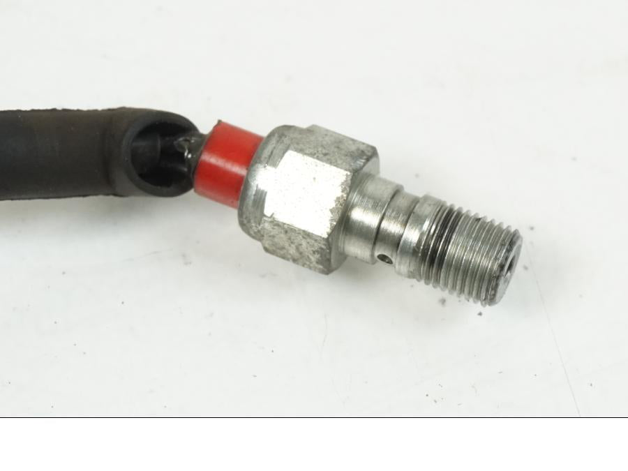 Baksidan på Bromsljuskontakt från en KTM 990 SM -2009 motorcykel.