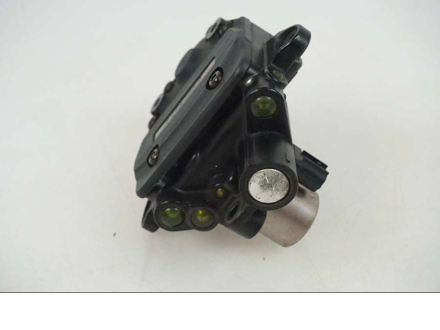 Vänster sida på Styrdämpare från en Honda CBR 1000 -2005 motorcykel.