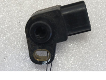 Baksidan på TPS från en Suzuki SV 650 -2016 motorcykel.