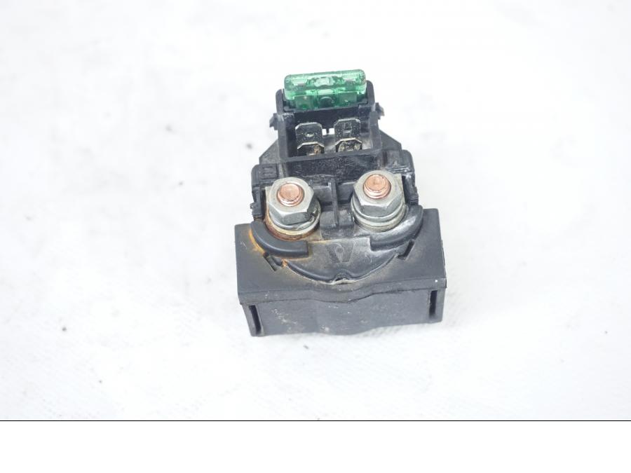 Framsidan på Startrelä från en Kawasaki VN 800 -1996 motorcykel.