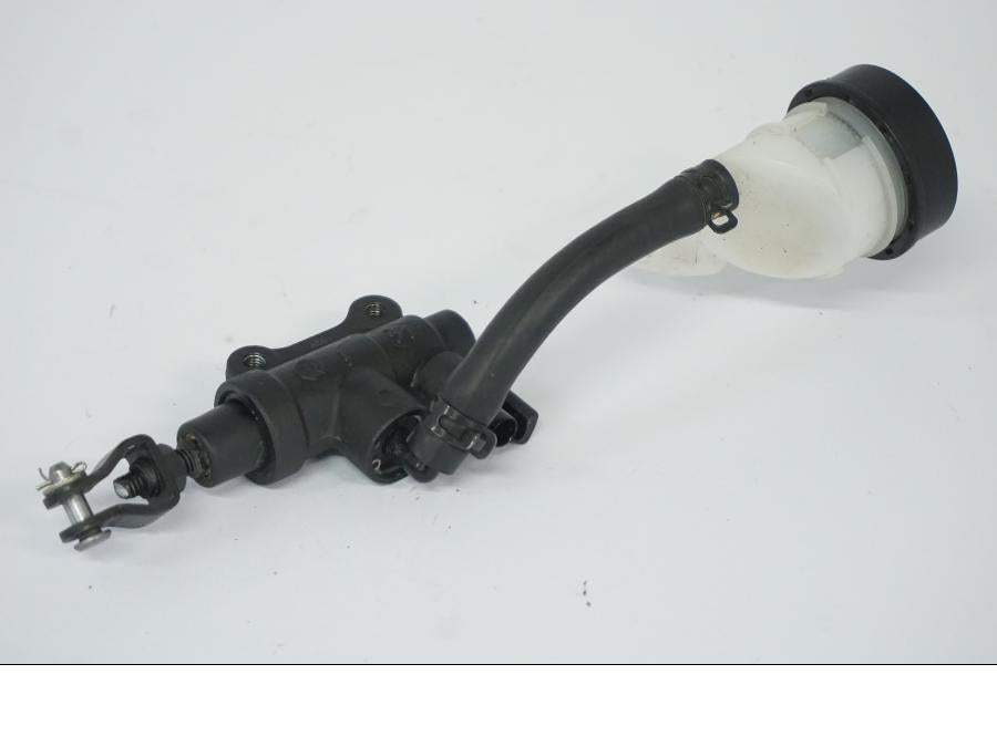 Vänster sida på Bromshuvudcylinder från en BMW R 1250 GS -2022 motorcykel.