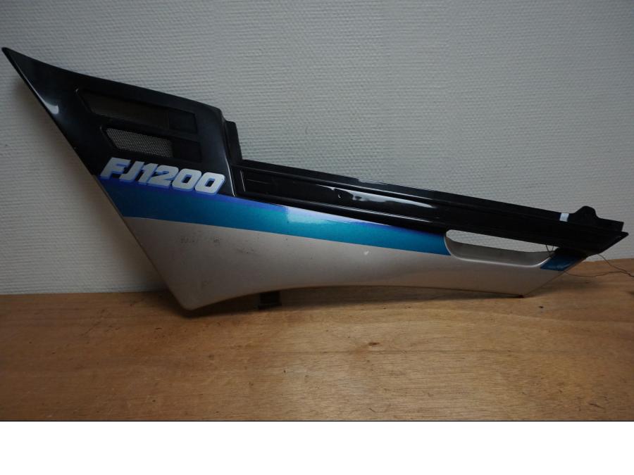 Framsidan på Sidopanel från en Yamaha FJ 1200 -1991 motorcykel.