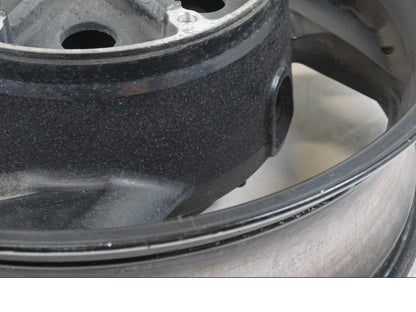 Extrabild5 på Fälg från en Honda ST 1300 -2002 motorcykel.