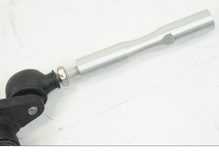 Snett uppifrån på Växelpedal från en Yamaha MT-09 -2021 motorcykel.