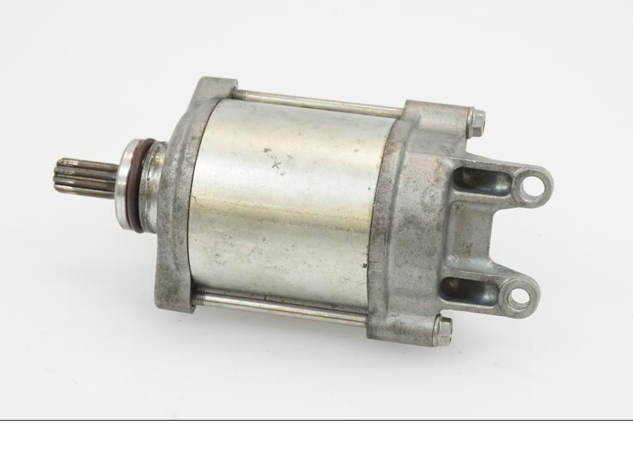 Baksidan på Startmotor från en Suzuki GSX-R 1000 -2007 motorcykel.