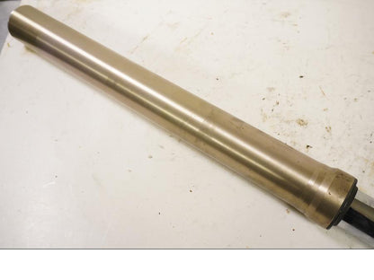 Höger sida på Gaffelben från en Kawasaki ZX-9R -1996 motorcykel.