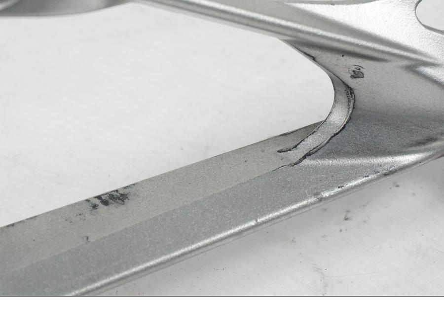 Vänster sida på Fotpinne från en Kawasaki ZX-6R -2005 motorcykel.