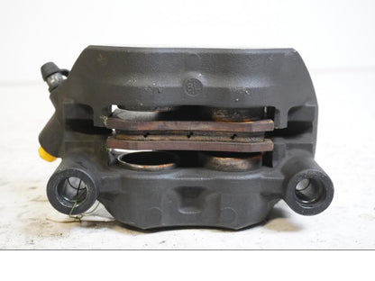 Höger sida på Bromsok från en Triumph Daytona 675 -2009 motorcykel.