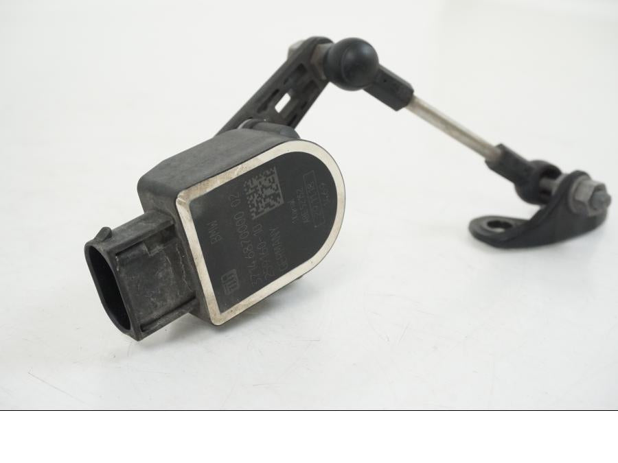 Baksidan på Nivåsensor från en BMW S 1000 R -2019 motorcykel.