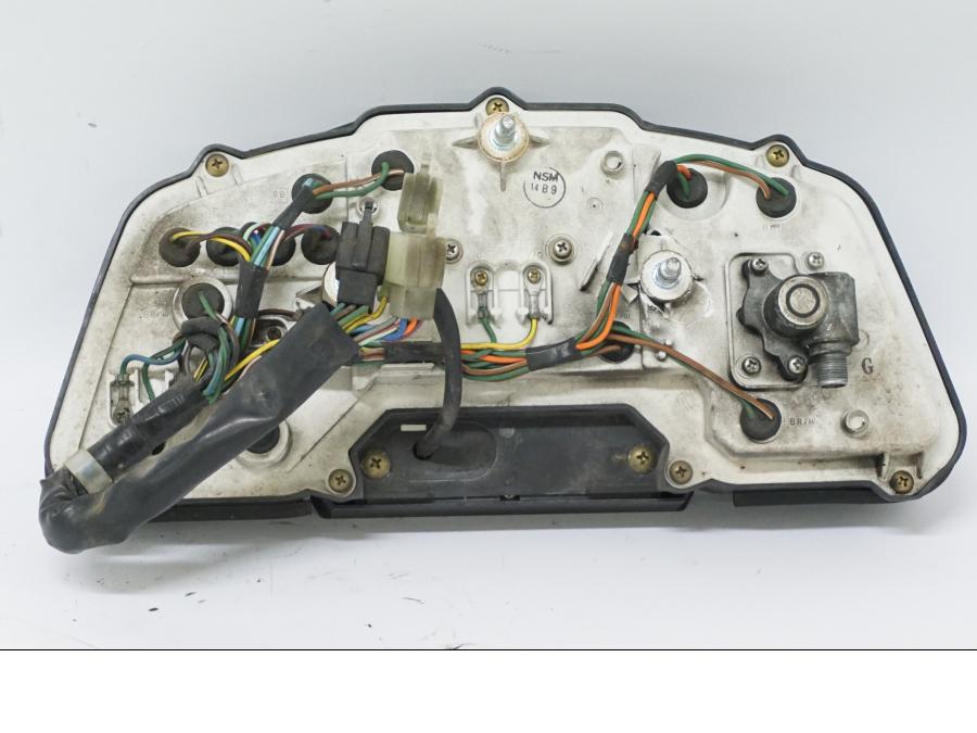 Snett uppifrån på Instrumentpanel från en Honda VFR 750 -1990 motorcykel.