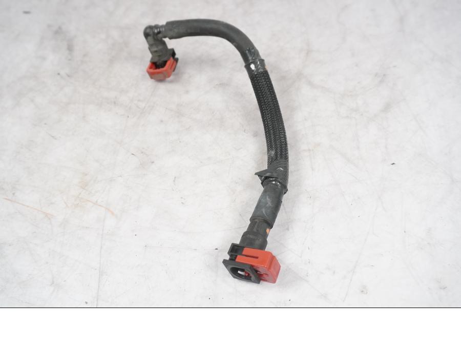 Baksidan på Bensinledning från en Kawasaki ZX-10R -2008 motorcykel.