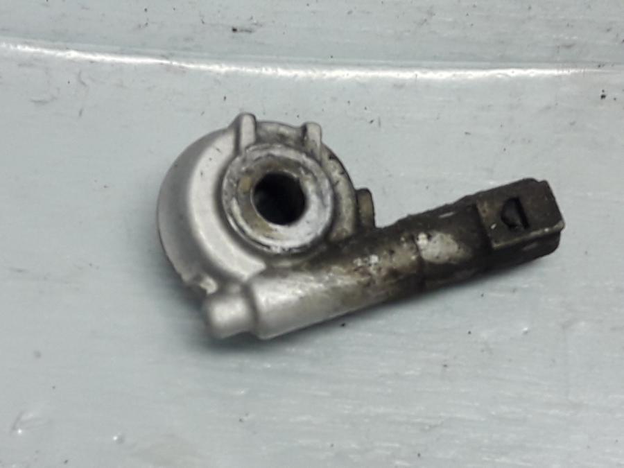 Framsidan på Hastighetsdrivning från en Honda CBR 125 R -2005 motorcykel.