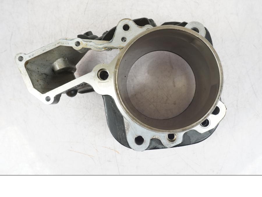 Snett nerifrån på Cylinder från en BMW R NineT -2017 motorcykel.