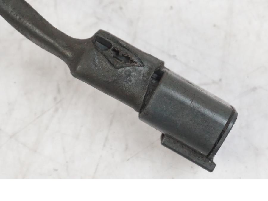 Baksidan på Sidostödsbrytare från en Buell 1125 R -2008 motorcykel.