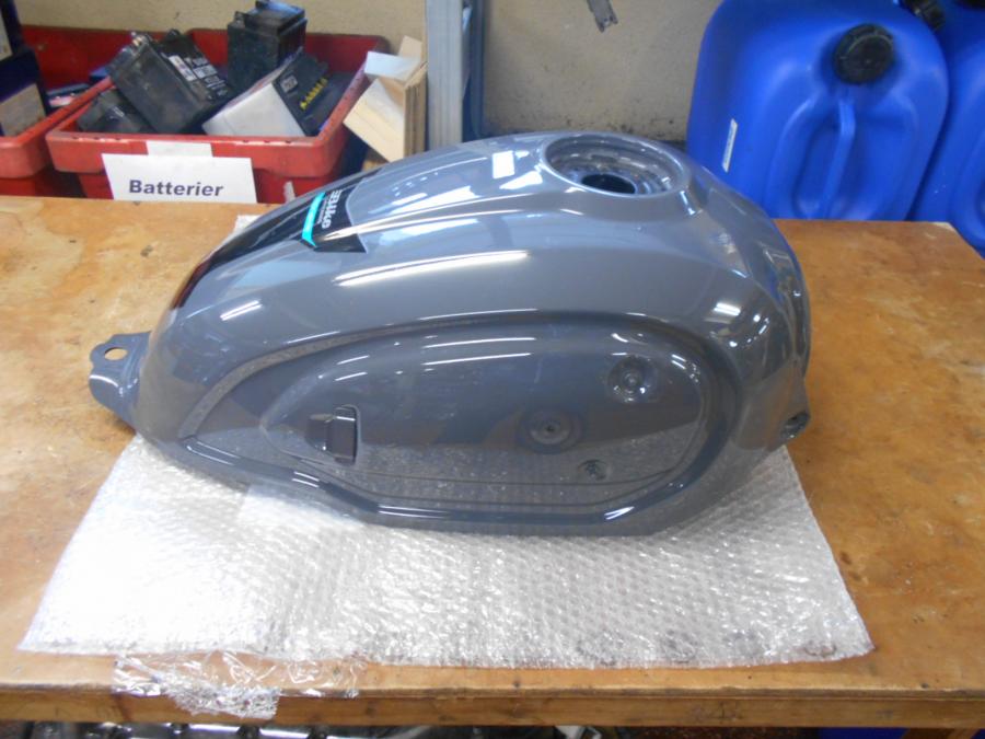 Framsidan på Bensintank från en Ducati Scrambler 1100 -2018 motorcykel.