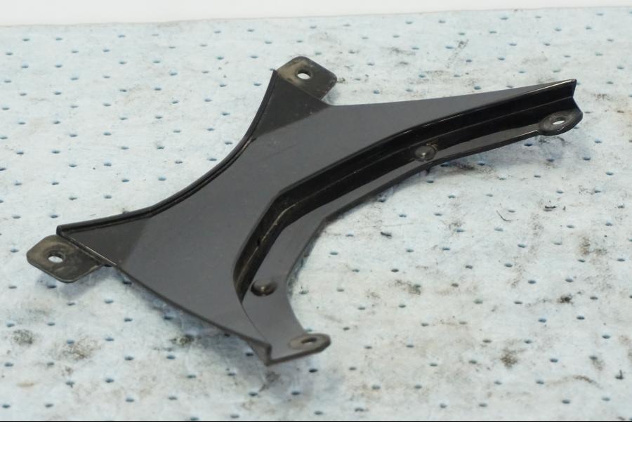 Snett uppifrån på Bakvinge från en Suzuki GSX 1300 BK -2008 motorcykel.