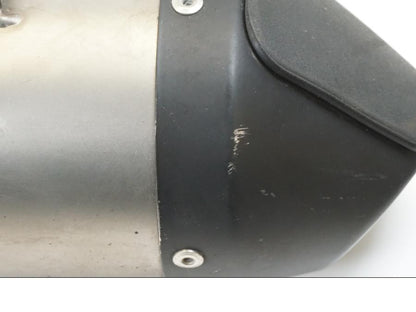 Snett uppifrån på Ljuddämpare från en Yamaha XT 660 R -2004 motorcykel.