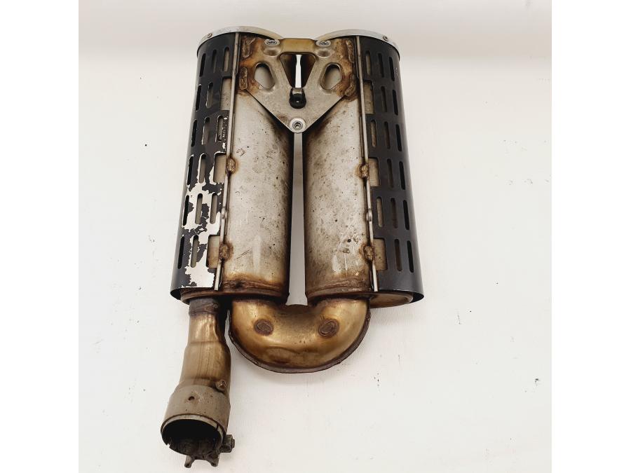 Snett uppifrån på Ljuddämpare från en BMW R 1100 S -1999 motorcykel.