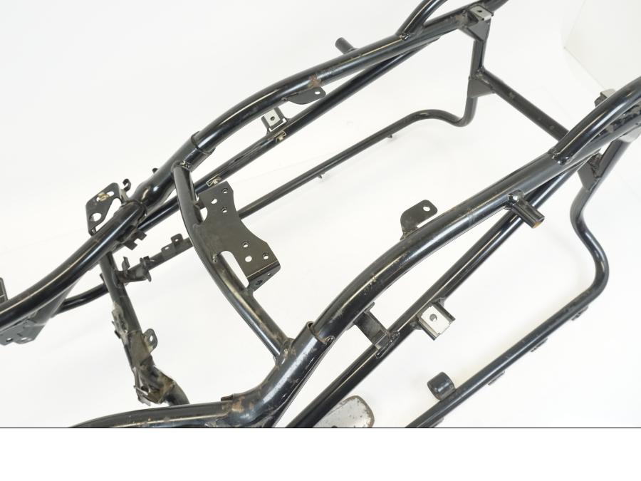 Vänster sida på Bakram från en BMW K 1200 LT -2004 motorcykel.