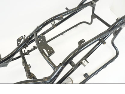 Vänster sida på Bakram från en BMW K 1200 LT -2004 motorcykel.