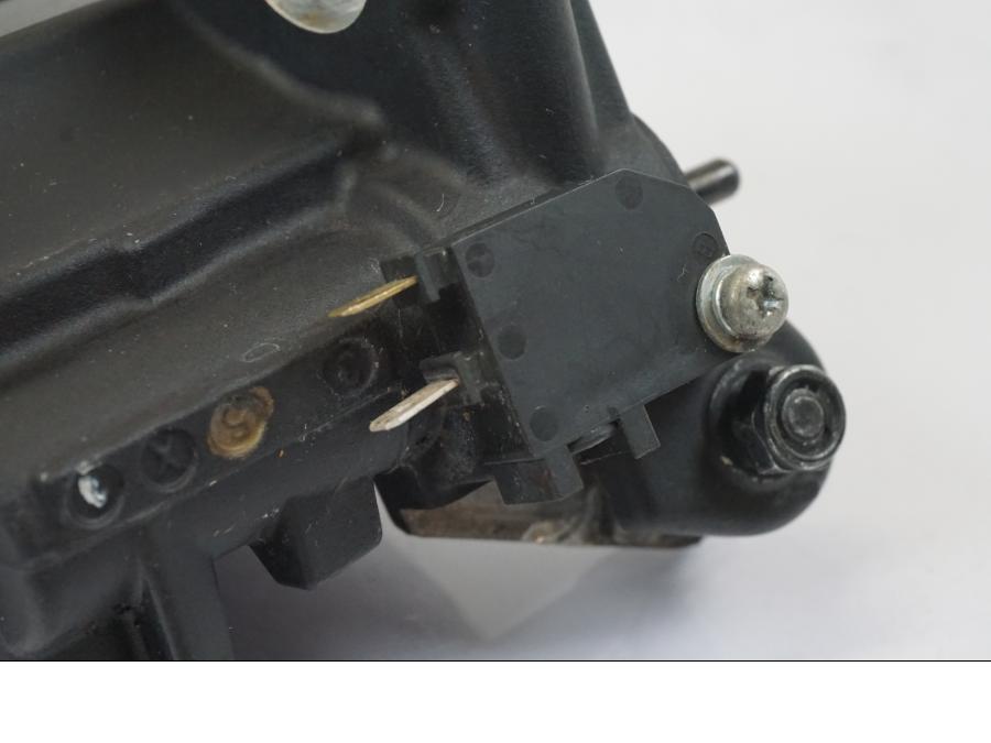 Snett nerifrån på Bromshuvudcylinder från en Yamaha MT-07 -2016 motorcykel.