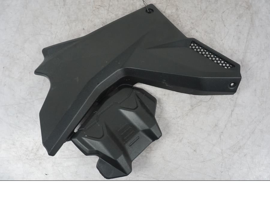 Framsidan på Motorskyddskåpa från en Ducati Multistrada V4 -2024 motorcykel.