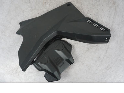 Framsidan på Motorskyddskåpa från en Ducati Multistrada V4 -2024 motorcykel.