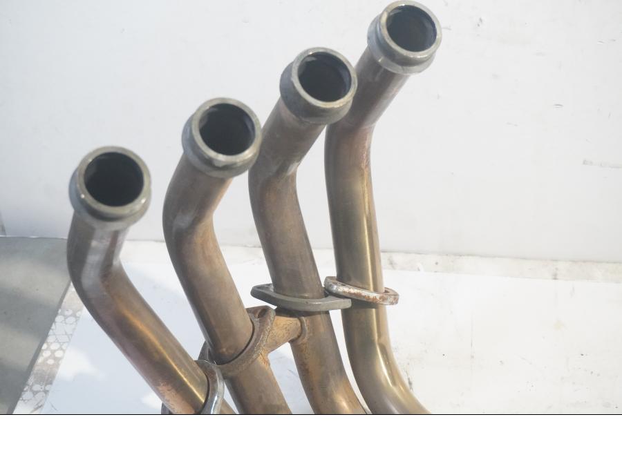 Baksidan på Grenrör från en Yamaha FZ-6 -2007 motorcykel.