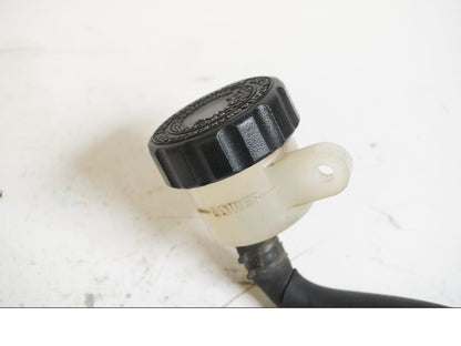 Baksidan på Bromshuvudcylinder från en Yamaha V-MAX 1200 -1997 motorcykel.