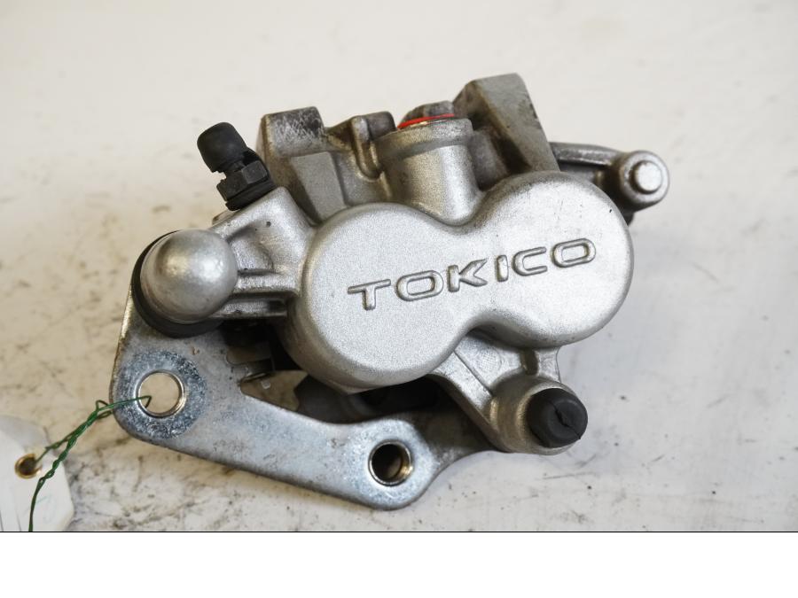 Framsidan på Bromsok från en Kawasaki VN 1500 Classic Tourer -2001 motorcykel.