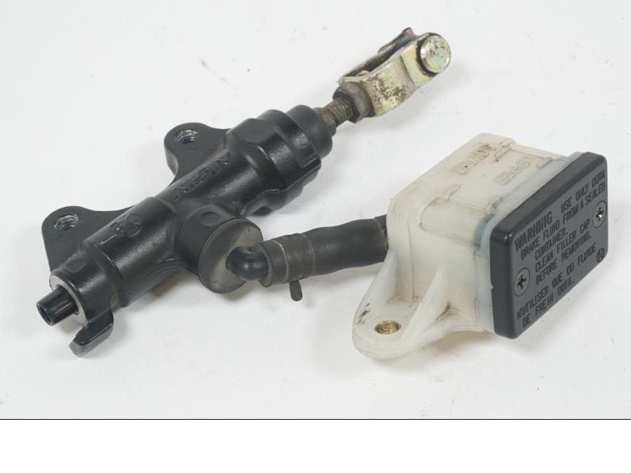 Höger sida på Bromshuvudcylinder från en Triumph Rocket III -2007 motorcykel.