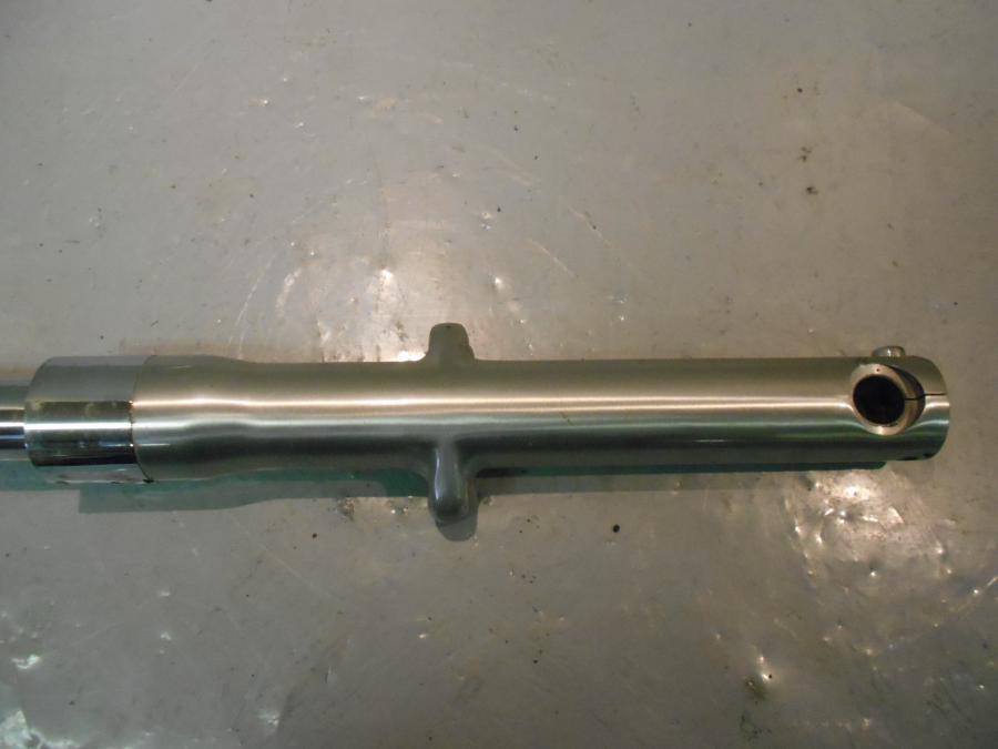 Baksidan på Gaffelben från en Kawasaki VN 800 -1997 motorcykel.