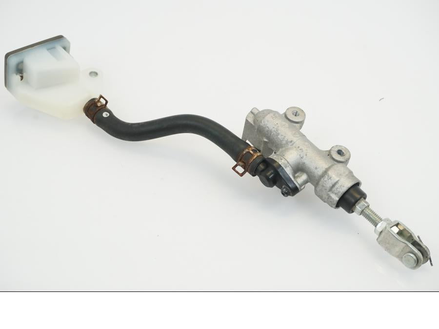 Framsidan på Bromshuvudcylinder från en Suzuki GSX 1300 R -2010 motorcykel.