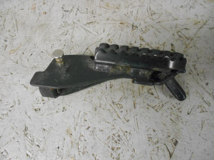 Baksidan på Fotpinne från en Triumph Tiger 800 -2016 motorcykel.