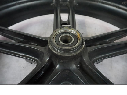 Extrabild5 på Fälg från en Yamaha YZF-R 125 -2008 motorcykel.