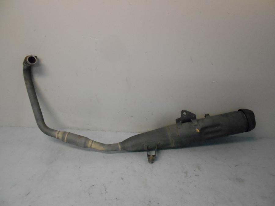Höger sida på Avgassystem från en Yamaha YS 125 -2017 motorcykel.