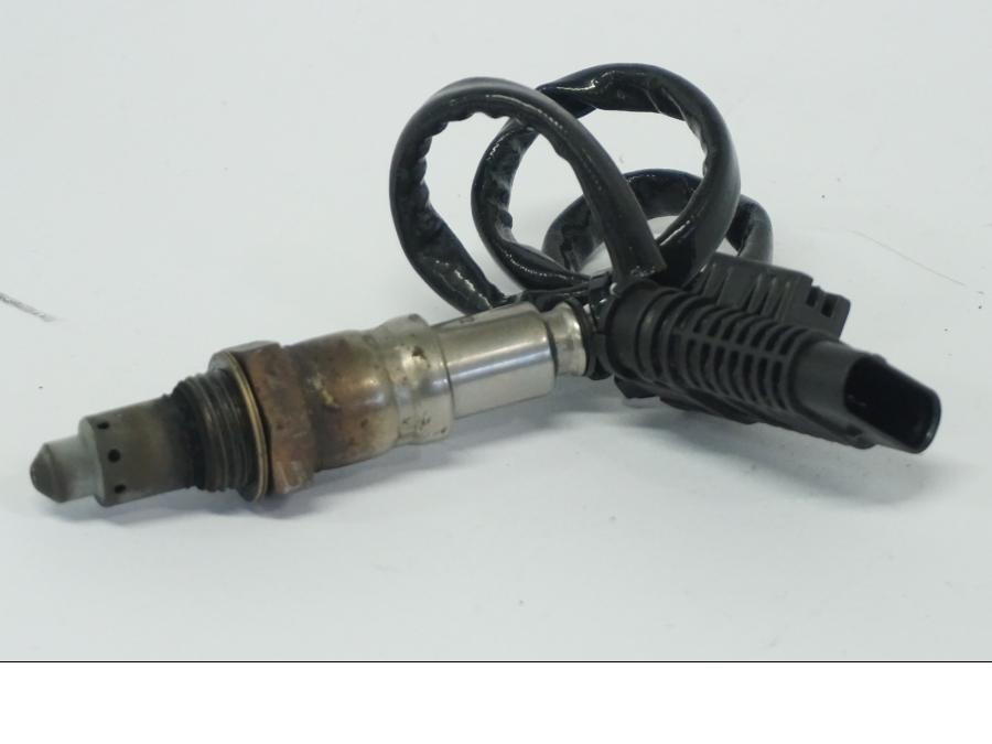 Baksidan på Lambdasond från en BMW R 1250 GS -2022 motorcykel.