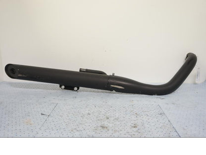 Framsidan på Ljuddämpare från en Kawasaki VN 900 -2012 motorcykel.