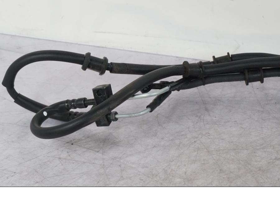 Vänster sida på Bromsledning från en Yamaha MT-09 -2024 motorcykel.