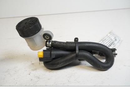 Baksidan på Bromshuvudcylinder från en Yamaha MT-07 -2014 motorcykel.