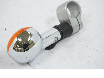 Vänster sida på Blinkers från en Suzuki VS 800 -1994 motorcykel.