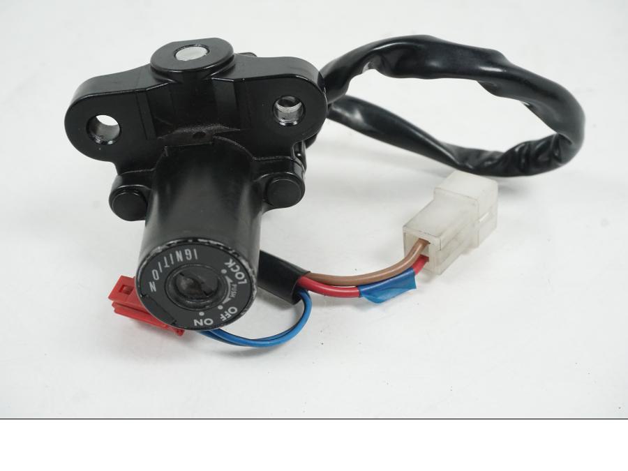 Extrabild1 på Låssats från en Yamaha YZF R6 -2006 motorcykel.