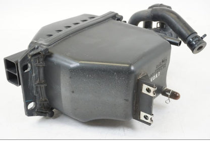 Baksidan på Luftburk från en Yamaha WR 125 -2011 motorcykel.