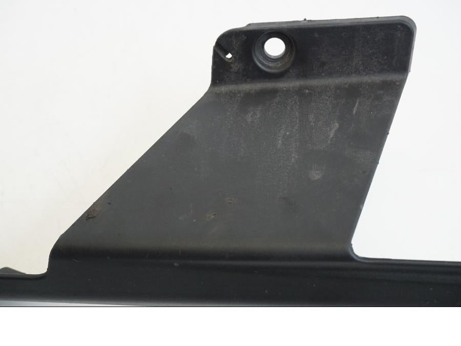 Snett uppifrån på Svingskärm från en Ducati Streetfighter V4 -2020 motorcykel.