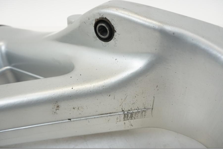 Snett nerifrån på Sving från en BMW K 1200 LT -2004 motorcykel.