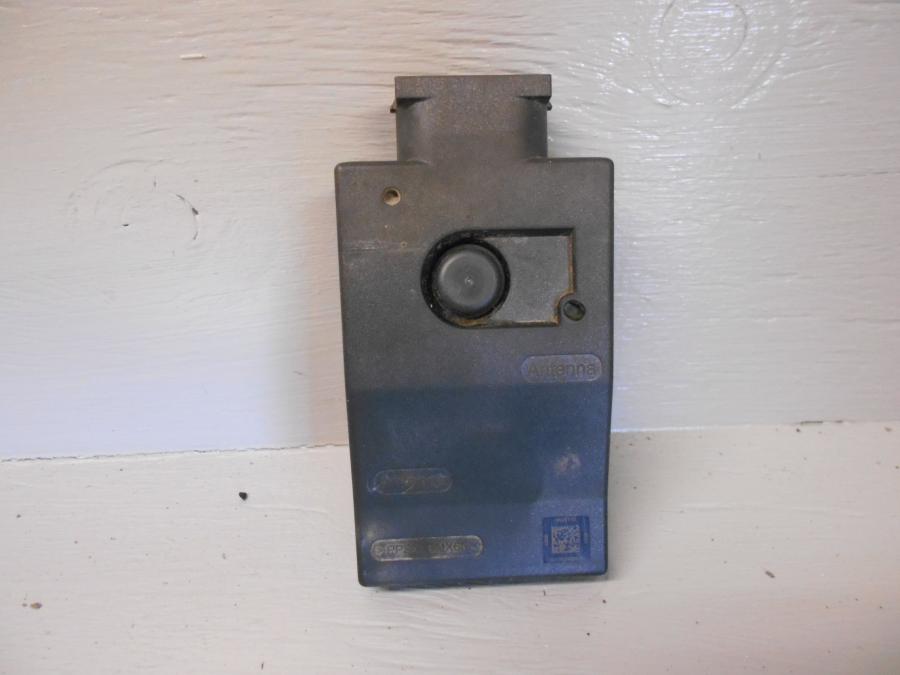 Framsidan på Antenn från en BMW R 1200 GSA -2018 motorcykel.