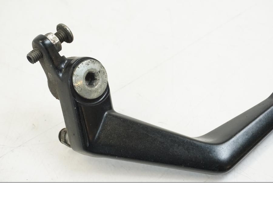 Höger sida på Bromspedal från en Ducati Streetfighter S -2011 motorcykel.